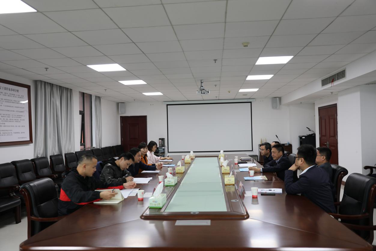 市委宣传部副部长喻华军一行到平博app官方版下载调研