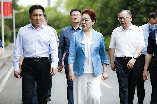 省人社厅党组书记、厅长唐白玉一行到平博app官方版下载调研湖南省第一届职业技能大赛筹备情况