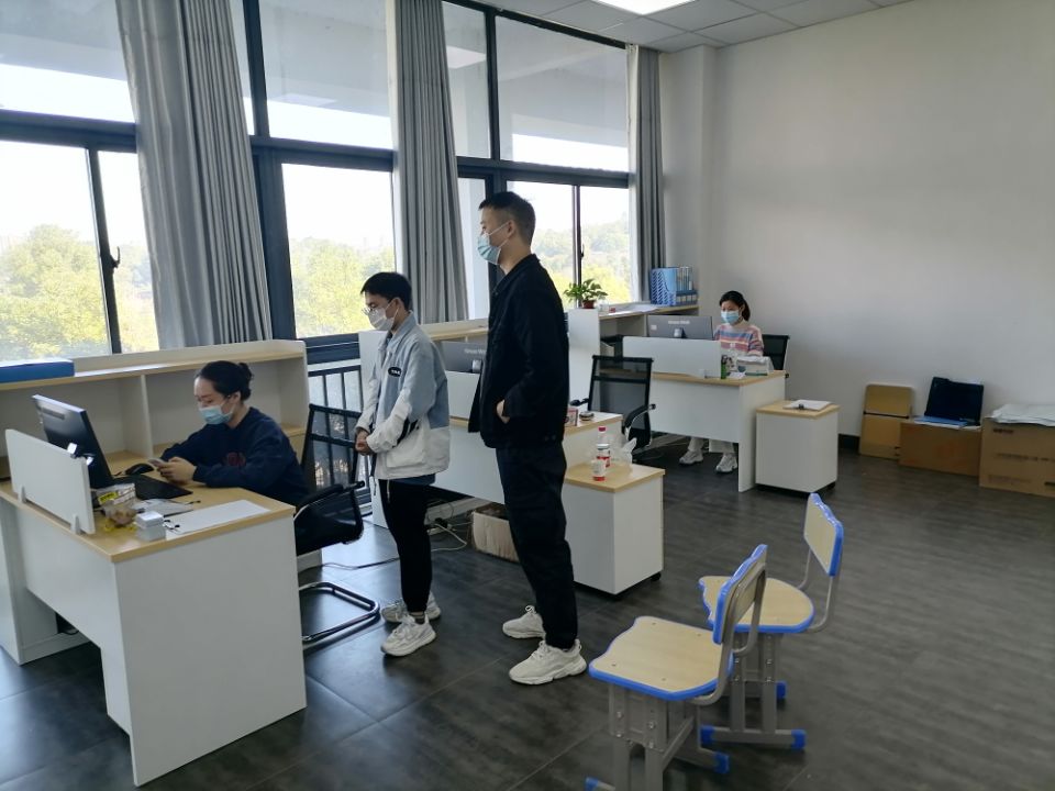 师生心连心 疫情防控我们在行动——平博app官方版下载公共管理系停课不停学