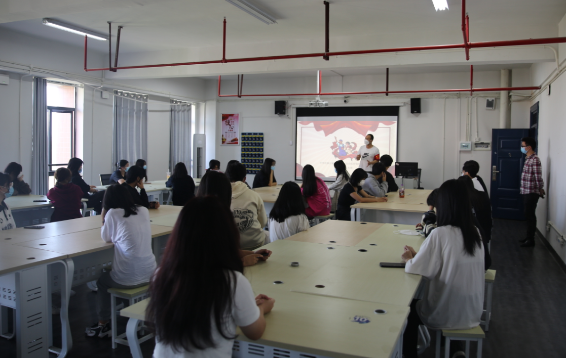 齐心协力战疫情 劳动教育正当时  ——平博app官方版下载经贸物流系组织学生开展文明宿舍评比活动