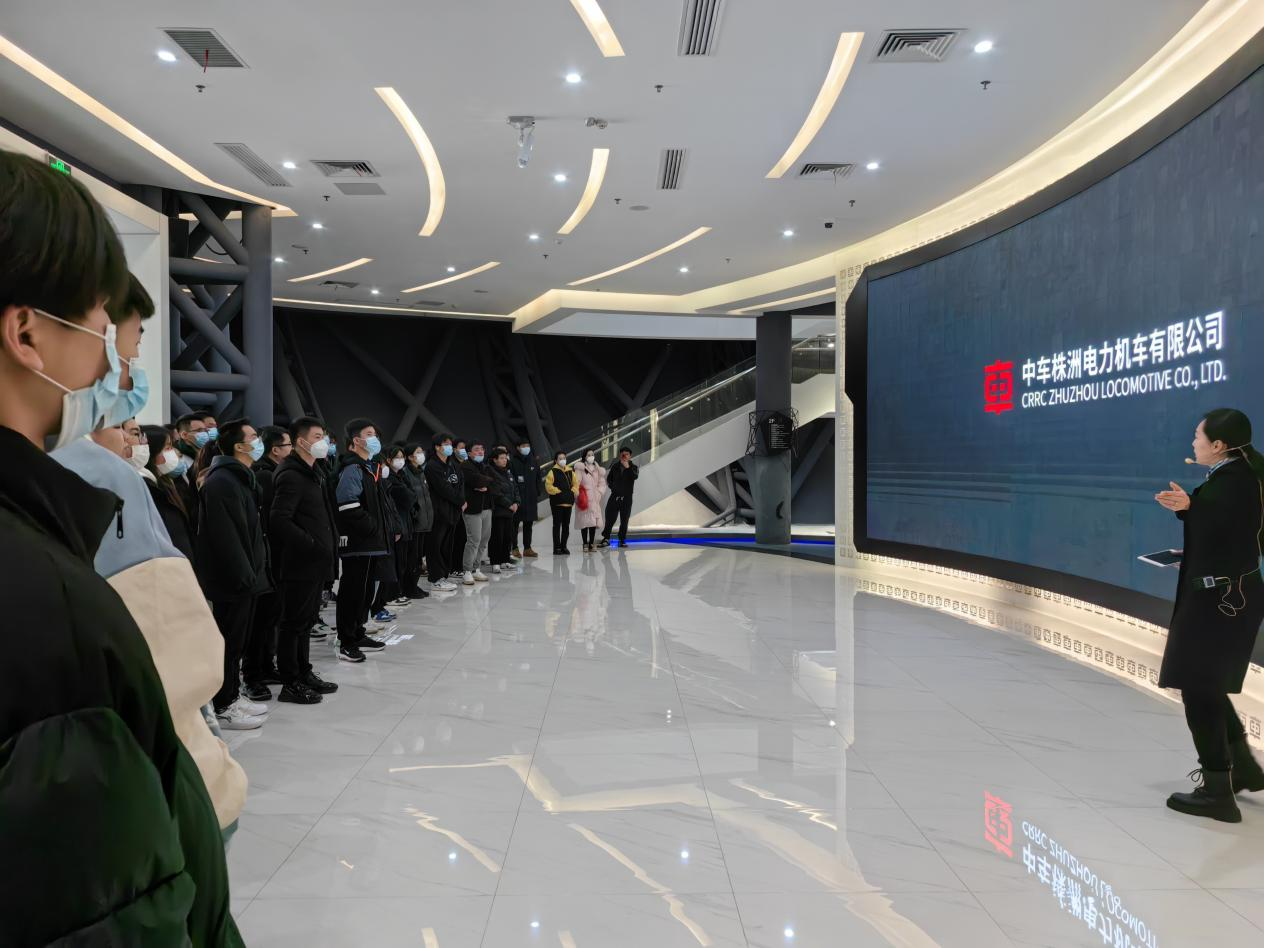 平博app官方版下载团委组织50多名优秀学生代表参加“制造名城 株洲@你”大学生标杆企业游活动