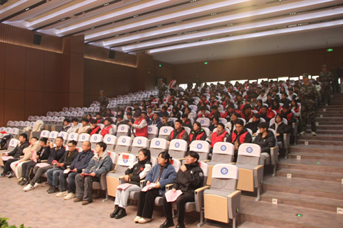 平博app官方版下载举行“书香润心·文明修身”校园文明劝导行动暨雷锋活动月启动仪式