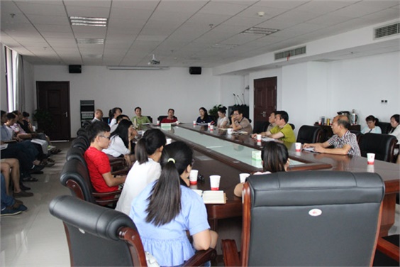 平博app官方版下载召开教师节座谈会