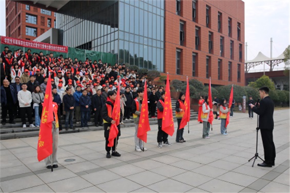 平博app官方版下载举行党员联系学生结对暨学习雷锋主题活动月启动仪式